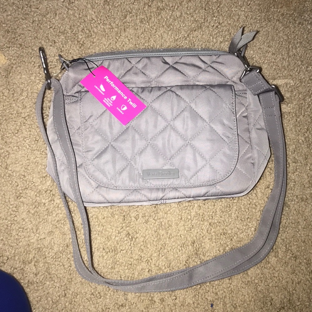 New! CrOssbody - Picture 1 of 4